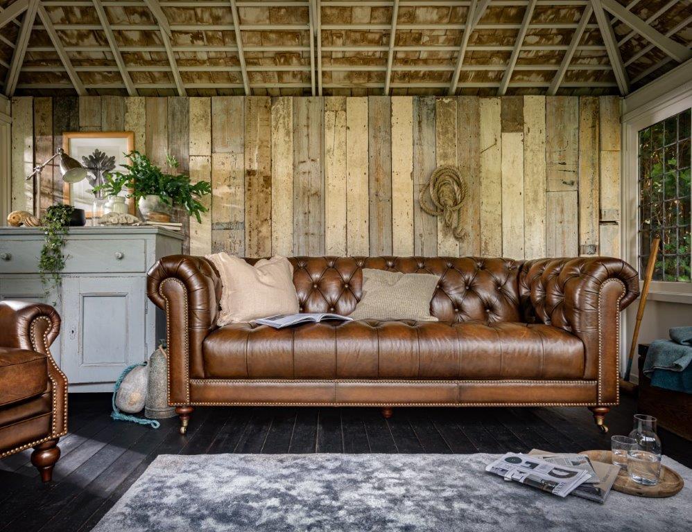 Buckingham Chesterfield sofa in Vintage Leather - Main Image