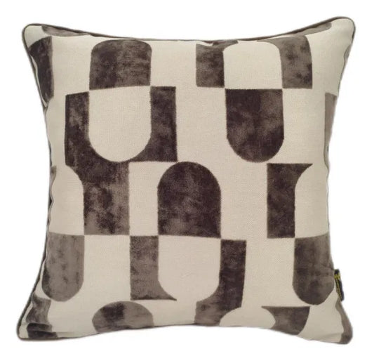 Chillpill Chocolate Paul Moneypenny 43x43cm